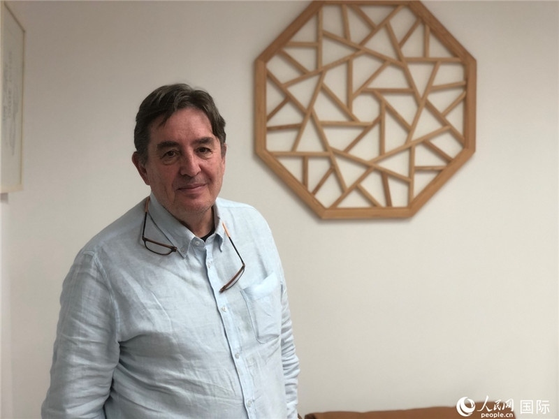 西班牙塞萬提斯學(xué)院院長路易斯·加西亞·蒙特羅在北京接受人民網(wǎng)專訪 人民網(wǎng)記者 趙 健攝