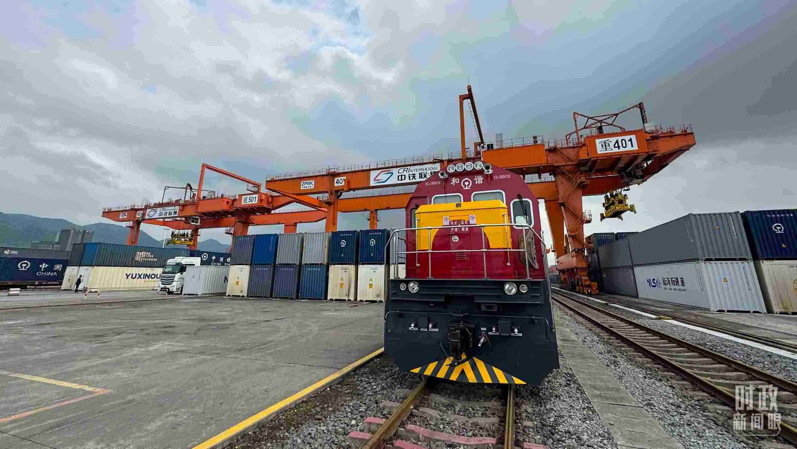 △重慶國際物流樞紐園區(qū)。（總臺央視記者許永松拍攝）