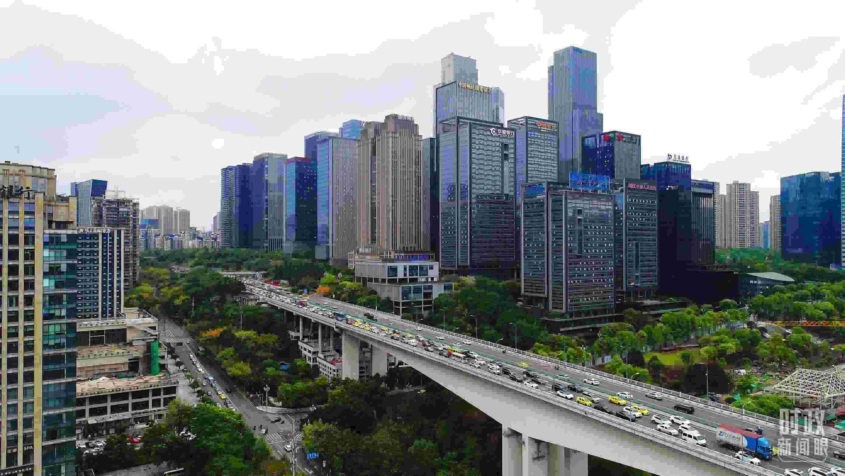 △重慶市數(shù)字化城市運(yùn)行和治理中心。（總臺記者于濱拍攝）