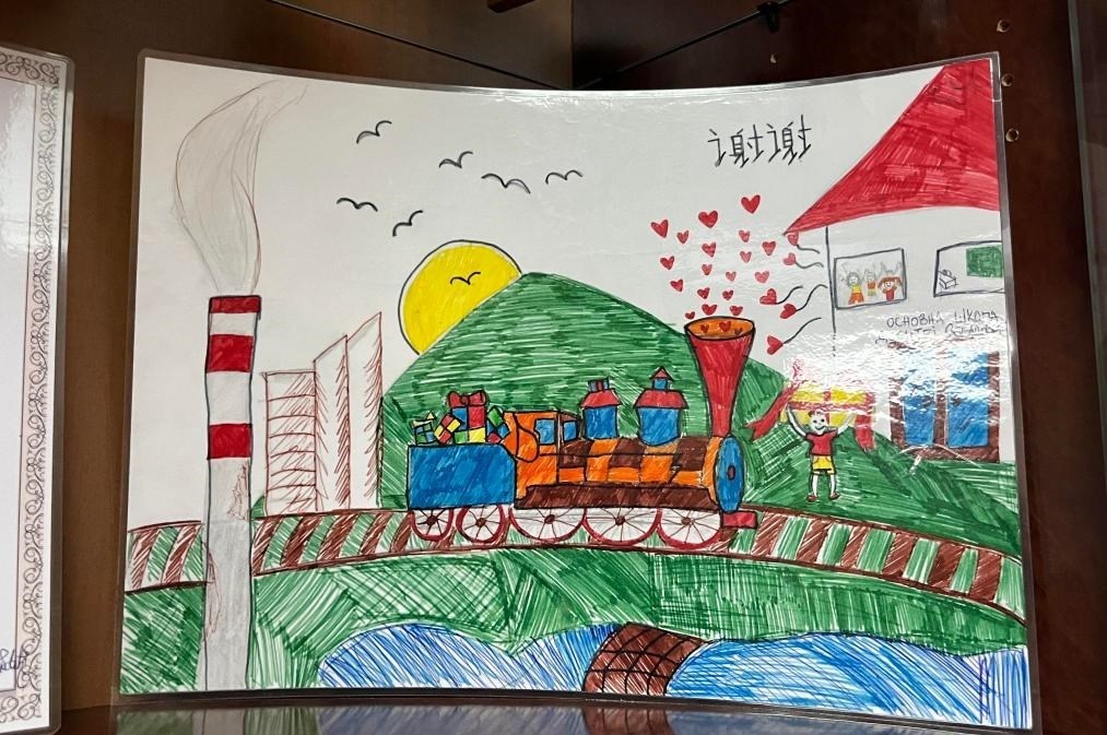 當(dāng)?shù)匦W(xué)生畫筆下的斯梅戴雷沃鋼廠。