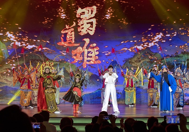 2023年10月13日，成都，“把青春華章寫在祖國大地上”大思政課網(wǎng)絡(luò)主題宣傳和互動引導(dǎo)活動在四川大學(xué)舉行。