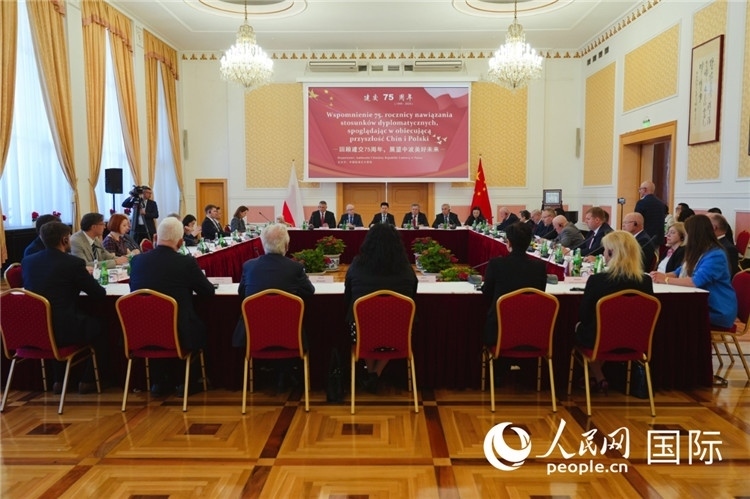 圖為座談會(huì)現(xiàn)場。 人民網(wǎng)記者 李增偉 攝