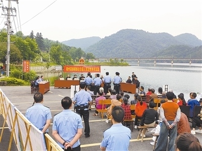 庭審現(xiàn)場。