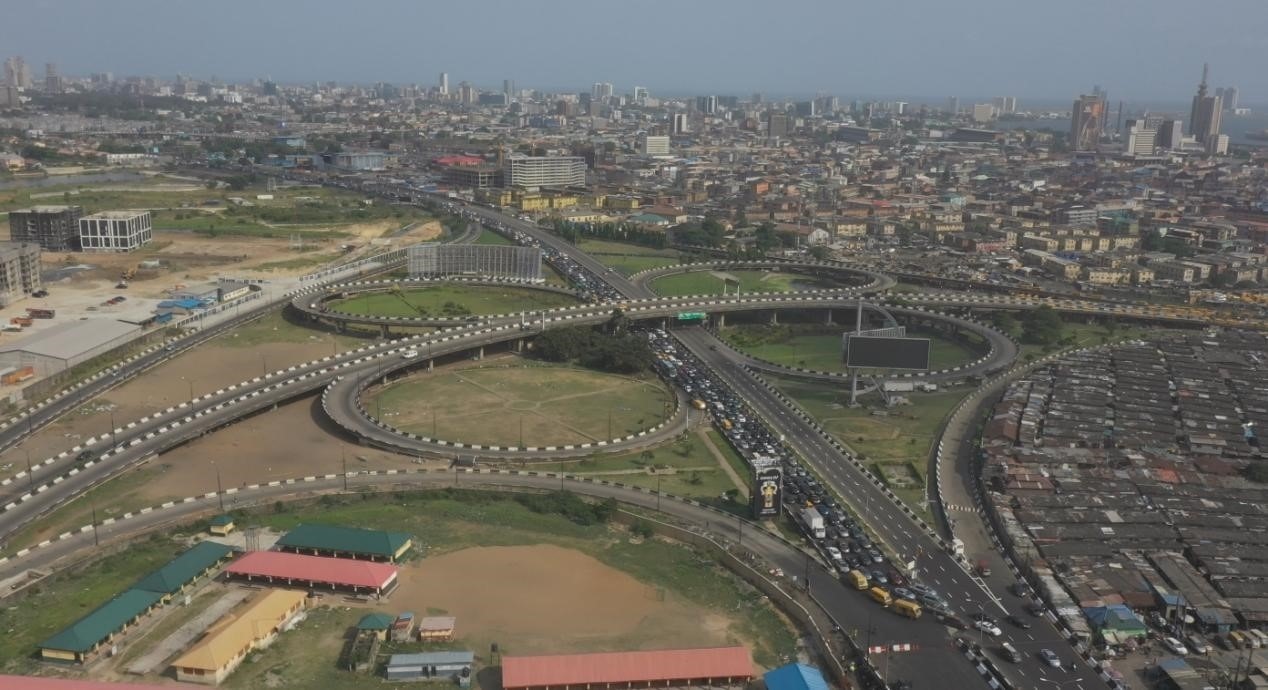 新修復(fù)的尼日利亞拉各斯三號橋鳥瞰圖。中國土木尼日利亞有限公司供圖