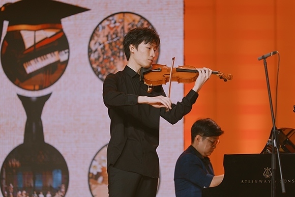 會(huì)議現(xiàn)場(chǎng)。學(xué)校供圖