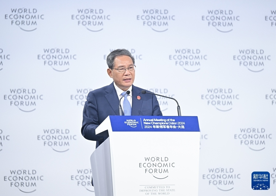 6月25日，國務院總理李強在大連出席2024年夏季達沃斯論壇開幕式并致辭。新華社記者 李響 攝