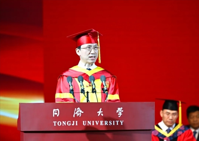 同濟(jì)大學(xué)校長、中國工程院院士鄭慶華