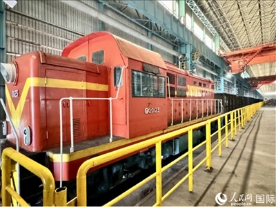 運(yùn)輸通鋼產(chǎn)品的火車(chē)。人民網(wǎng) 謝瑩攝