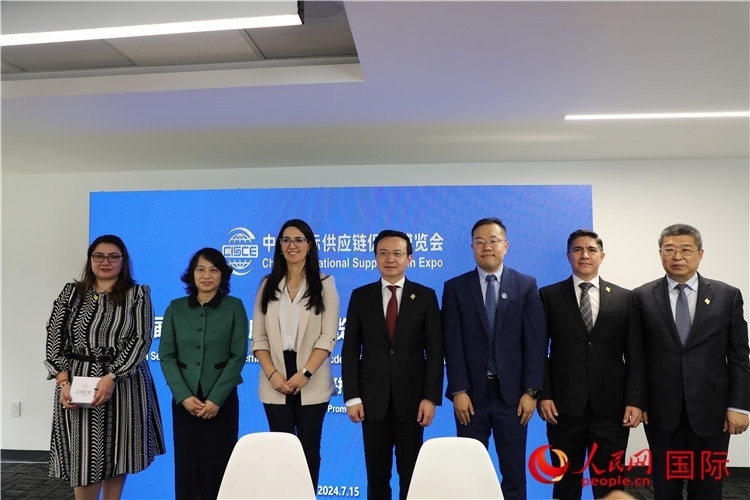 嘉賓合影。人民網(wǎng) 埃內(nèi)斯托·多明戈斯攝