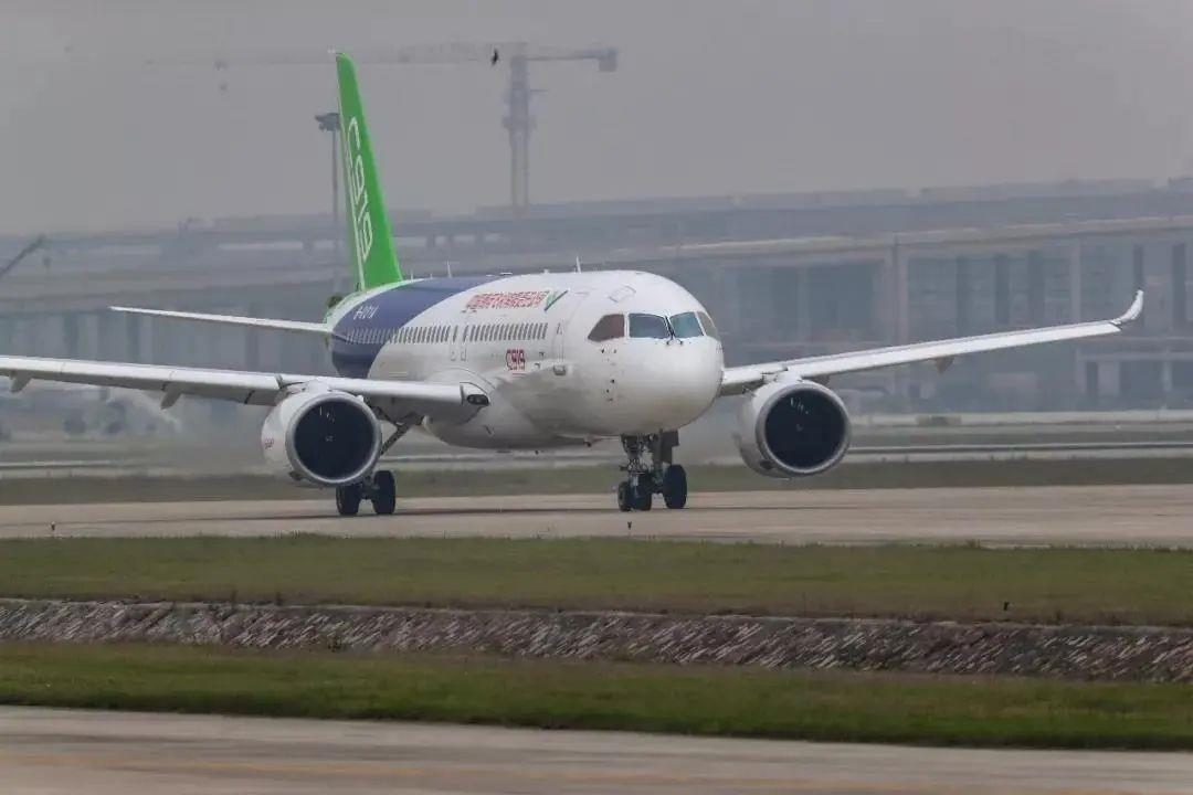 從一扇“門”、一座“城”、兩張“網(wǎng)”，看浦東新區(qū)改革常新