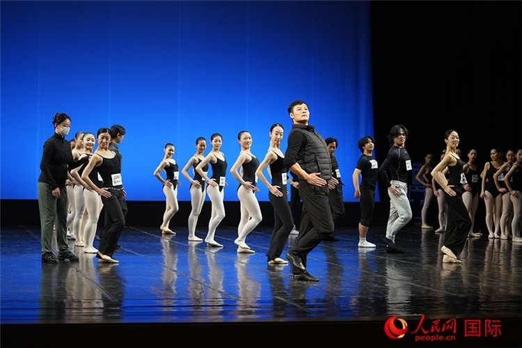 3月26日，松山芭蕾舞團青年代表團成員在中央芭蕾舞團交流學習。人民網記者 張麗婭攝