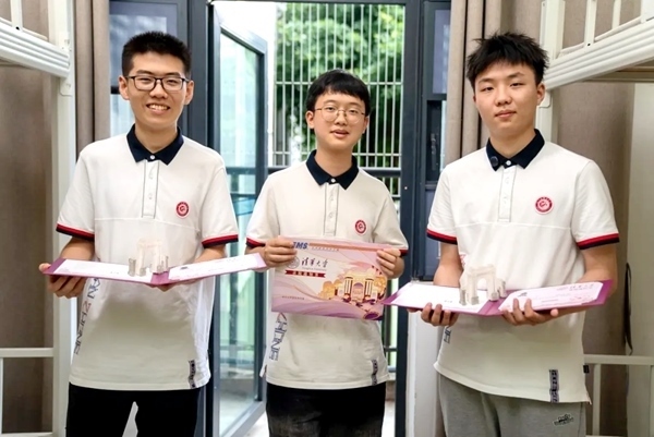 王子源（左）、母翰堯（中）、郭洋君（右）。清華大學(xué)供圖