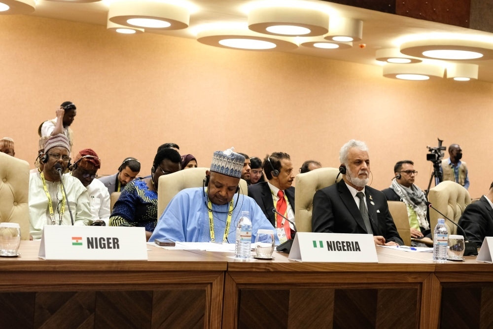 1月20日，與會代表出席在烏干達首都坎帕拉舉行的不結(jié)盟運動第19次峰會閉幕式。新華社發(fā)（阿佳拉·納瓦達攝）