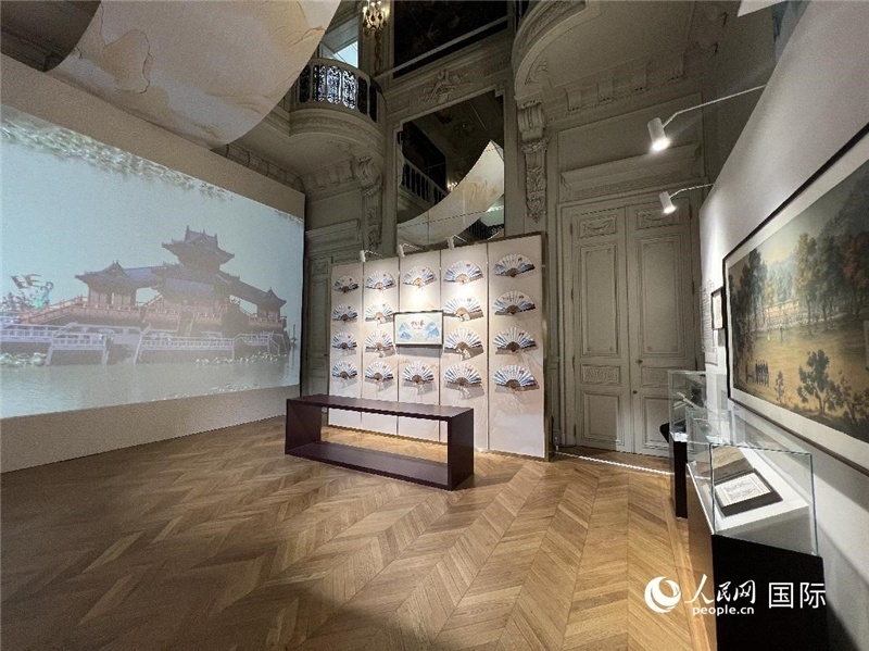 中國風與法國經典建筑相互融合。 人民網記者 何蒨攝