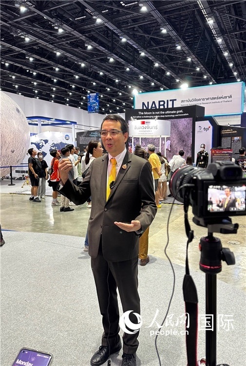 泰國國家天文研究所所長薩蘭接受采訪。人民網(wǎng)記者簡承淵攝