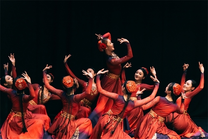 《長(zhǎng)城魂》中的民族舞蹈表演。主辦方供圖