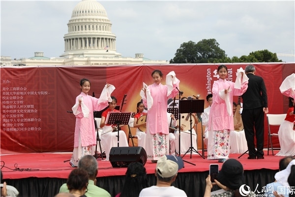2、在華盛頓中國(guó)文化節(jié)活動(dòng)上，還進(jìn)行了豐富多樣的中國(guó)文化演出。 人民網(wǎng)記者 李志偉攝