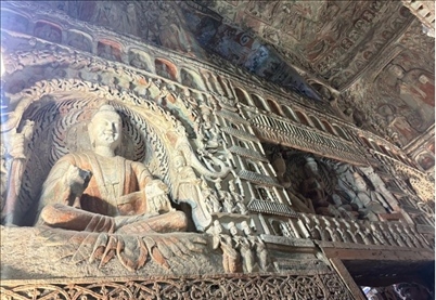 云岡石窟一角。人民網 曹欣悅攝