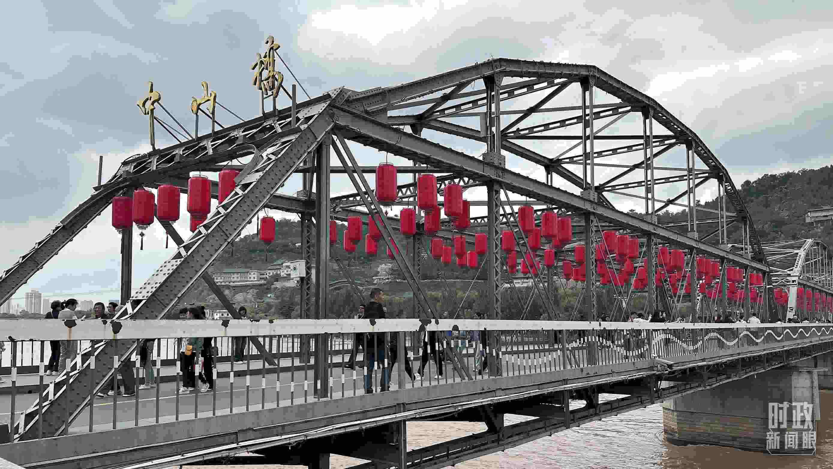 △中山橋。（總臺(tái)央視記者范一鳴、覃思拍攝）