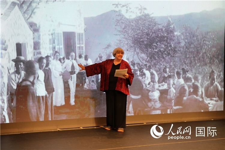 2、美國“鼓嶺之友”代表穆言靈講述友好故事。 人民網(wǎng)記者 李志偉攝