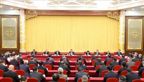 2024年3月6日，中共中央總書(shū)記、國(guó)家主席、中央軍委主席習(xí)近平看望參加全國(guó)政協(xié)十四屆二次會(huì)議的民革、科技界、環(huán)境資源界委員，并參加聯(lián)組會(huì)，聽(tīng)取意見(jiàn)和建議。新華社記者 黃敬文 攝