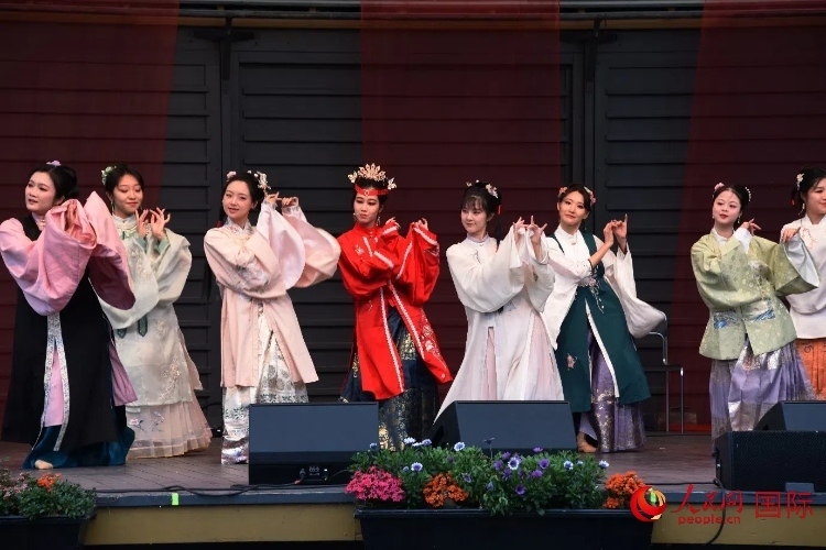 中國(guó)舞《紅樓夢(mèng)》。人民網(wǎng)記者 殷淼攝