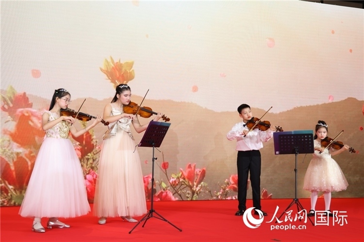 中國青少年樂器表演。人民網(wǎng)記者任皓宇攝