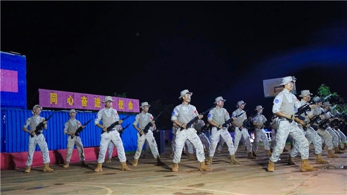 刺殺操展示氣勢沖天。孫千攝