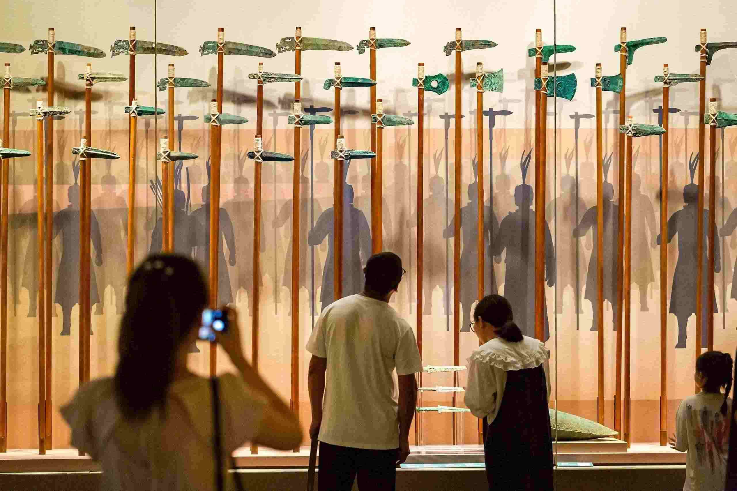 △2024年8月25日，游客在河南省安陽(yáng)市殷墟博物館參觀。