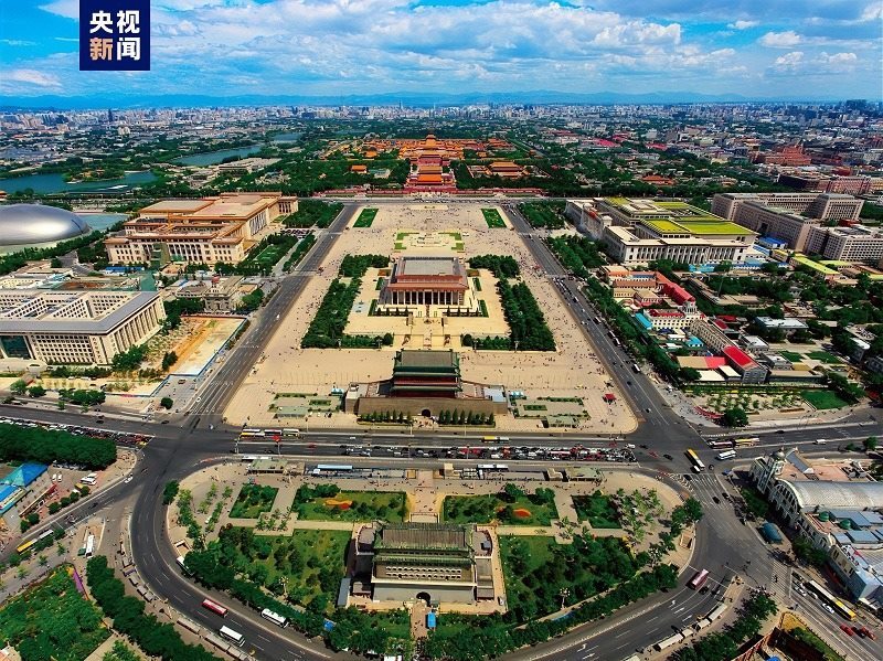 △全長(zhǎng)7.8公里的北京中軸線上，分布有鐘鼓樓、景山、故宮等15處遺產(chǎn)構(gòu)成要素。