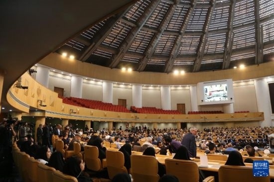 這是10月7日在伊朗首都德黑蘭拍攝的第七屆聲援巴勒斯坦兒童和青少年國(guó)際會(huì)議現(xiàn)場(chǎng)。新華社記者 沙達(dá)提 攝