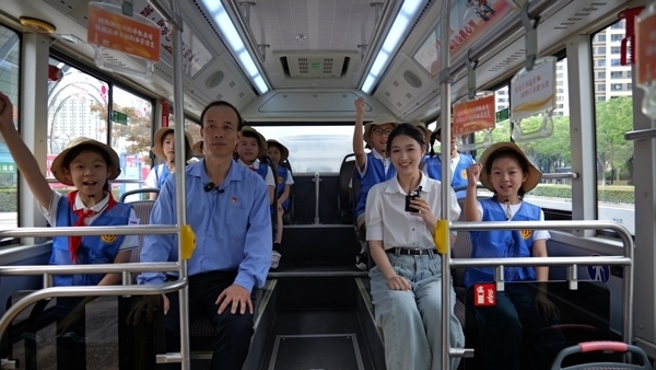 江蘇省太倉(cāng)市總工會(huì)舉行“坐上勞?！畬＞€’跟著榜樣看太倉(cāng)”直播活動(dòng)。江蘇省總工會(huì)供圖