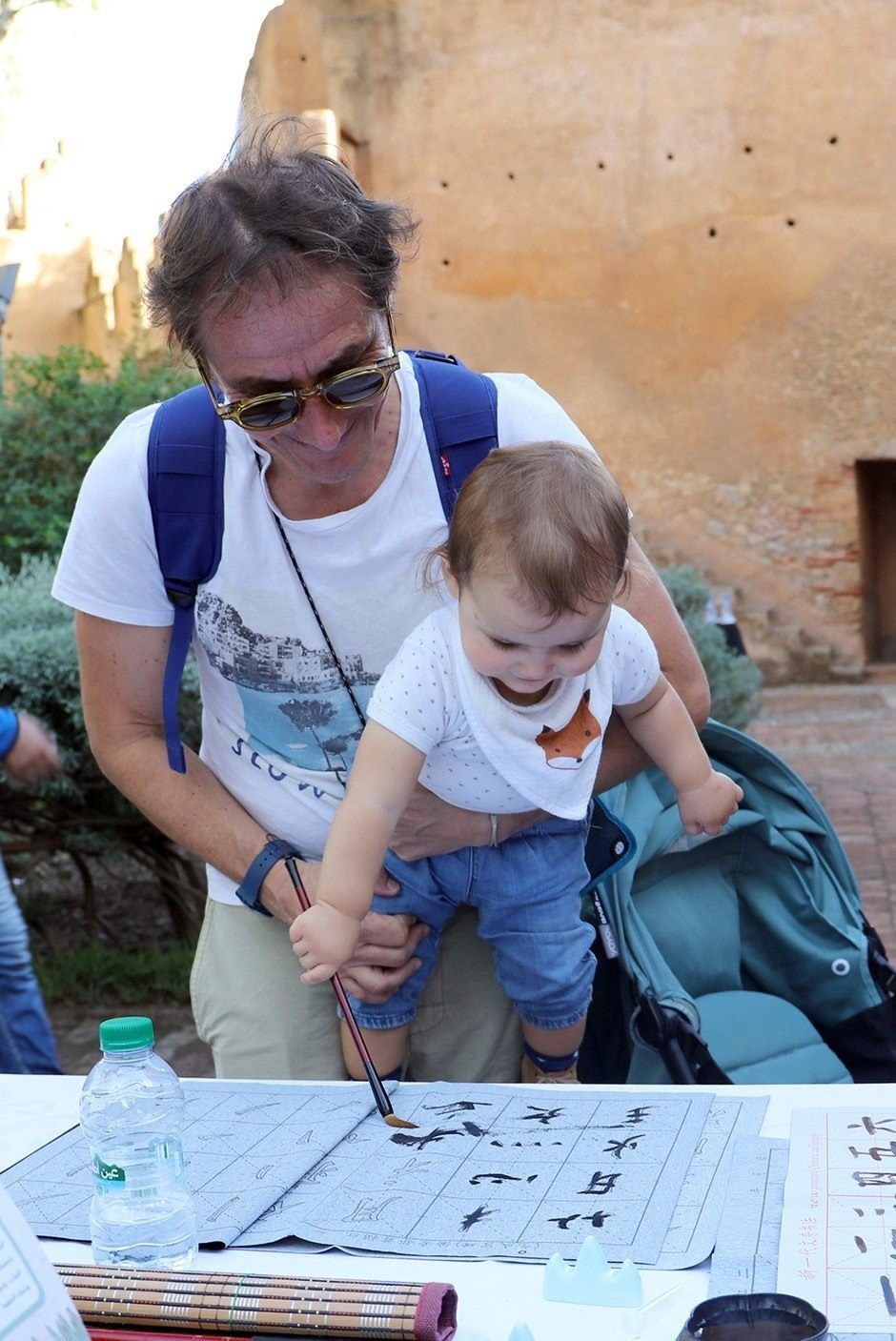 小小書法家。拉巴特中國(guó)文化中心供圖