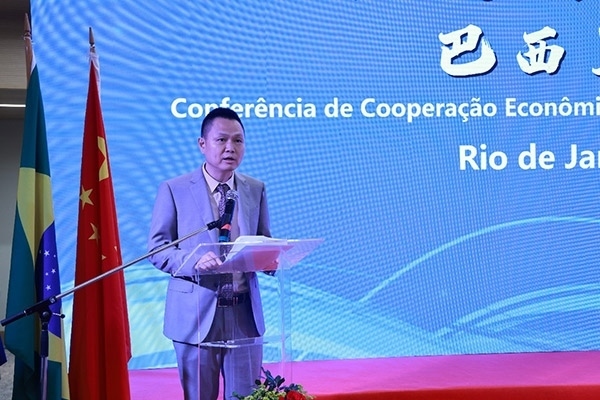 中國駐里約熱內(nèi)盧總領(lǐng)館副總領(lǐng)事王尉育在活動(dòng)現(xiàn)場致辭。人民網(wǎng)記者 陳海琪攝