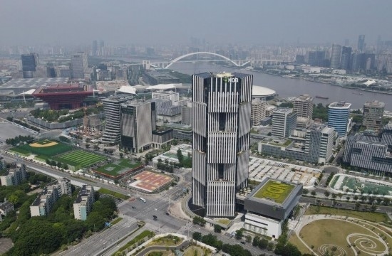位于中國上海浦東新區(qū)世博園區(qū)的金磚國家新開發(fā)銀行總部大樓（2022年6月17日攝，無人機照片）。新華社記者方喆攝