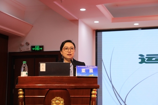 國家體育總局運(yùn)動(dòng)醫(yī)學(xué)研究所醫(yī)務(wù)監(jiān)督中心副主任、中國體育科學(xué)學(xué)會運(yùn)動(dòng)醫(yī)學(xué)分會副秘書長梁辰授課。主辦方供圖