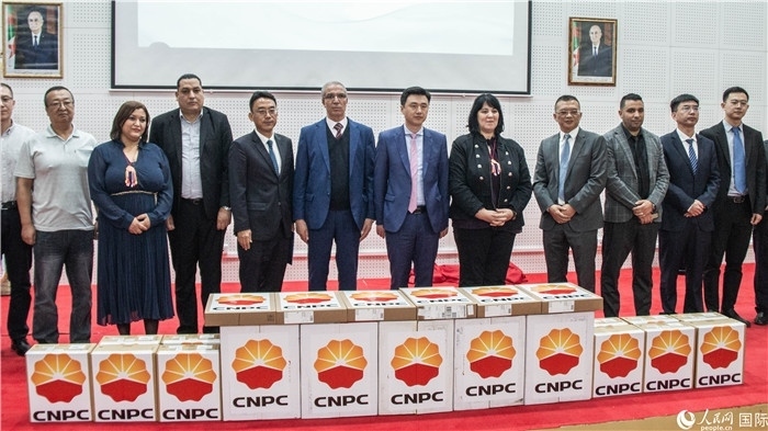 中企向阿爾及利亞大學(xué)捐贈(zèng)電教設(shè)備活動(dòng)現(xiàn)場(chǎng)。人民網(wǎng)記者 郝瑞敏攝