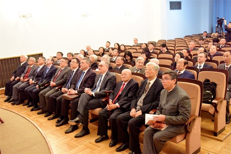 5.中俄資深外交官、學(xué)者、新聞媒體代表等70余人出席活動(dòng)。 主辦方供圖