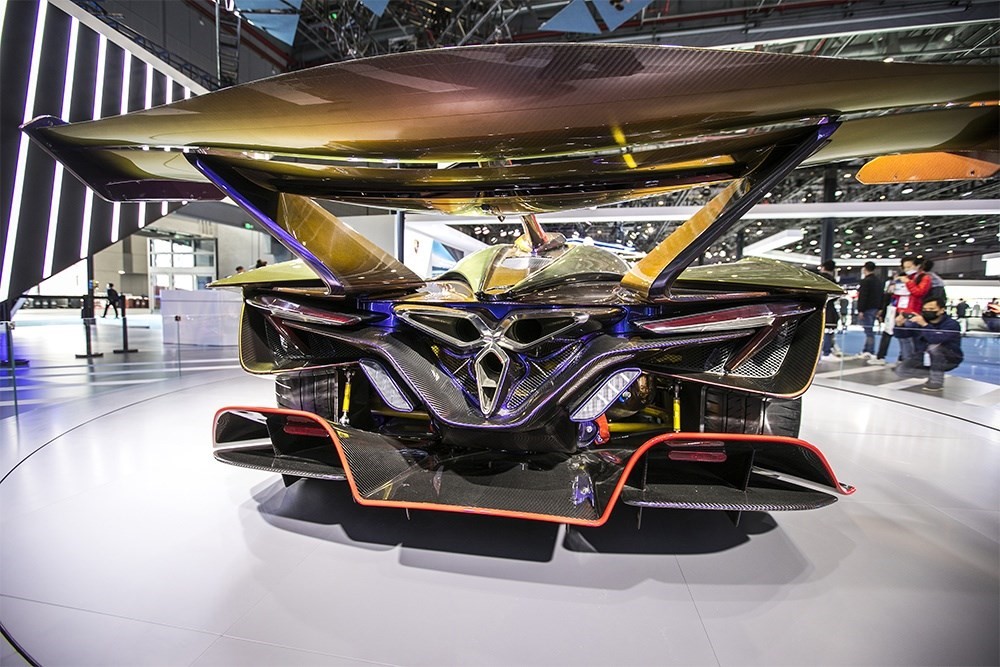 2020年11月5日，上海，來自德國的全球首款全碳纖維跑車亮相進博會。該車總重量只有1250KG。
