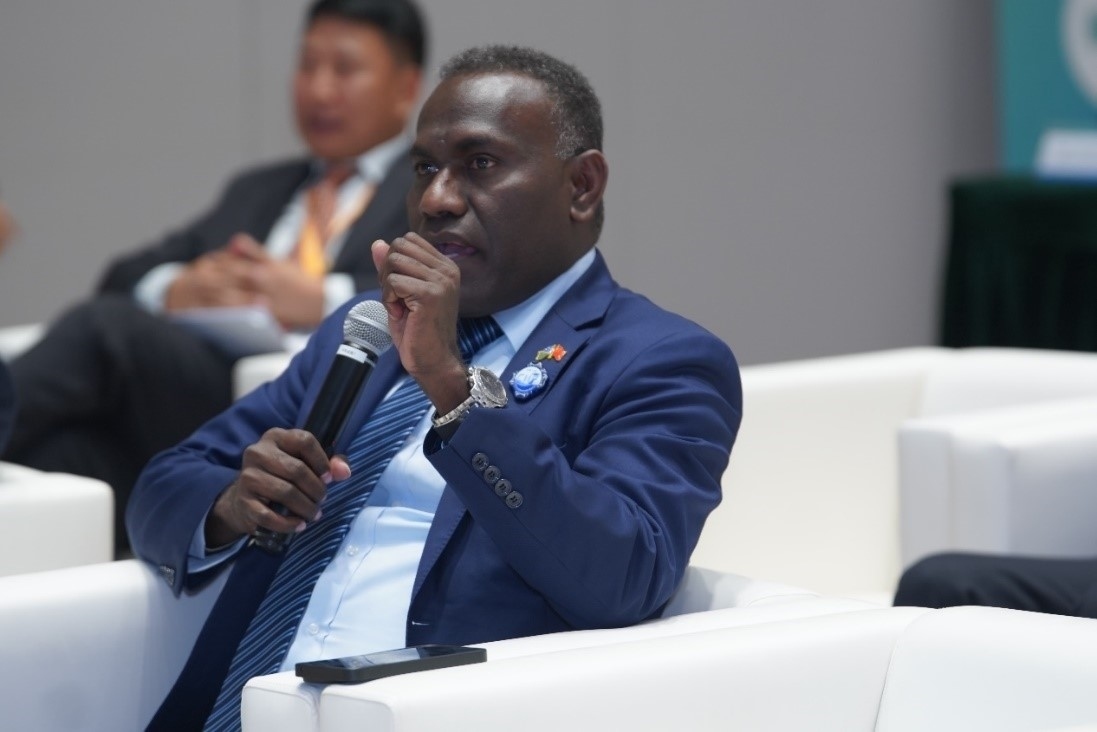 所羅門群島駐華大使巴雷特·薩拉托講話(主辦方供圖)