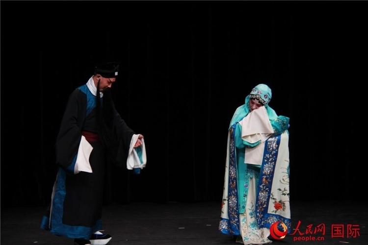 《趙氏孤兒》演出劇照。人民網(wǎng)記者 尚凱元攝