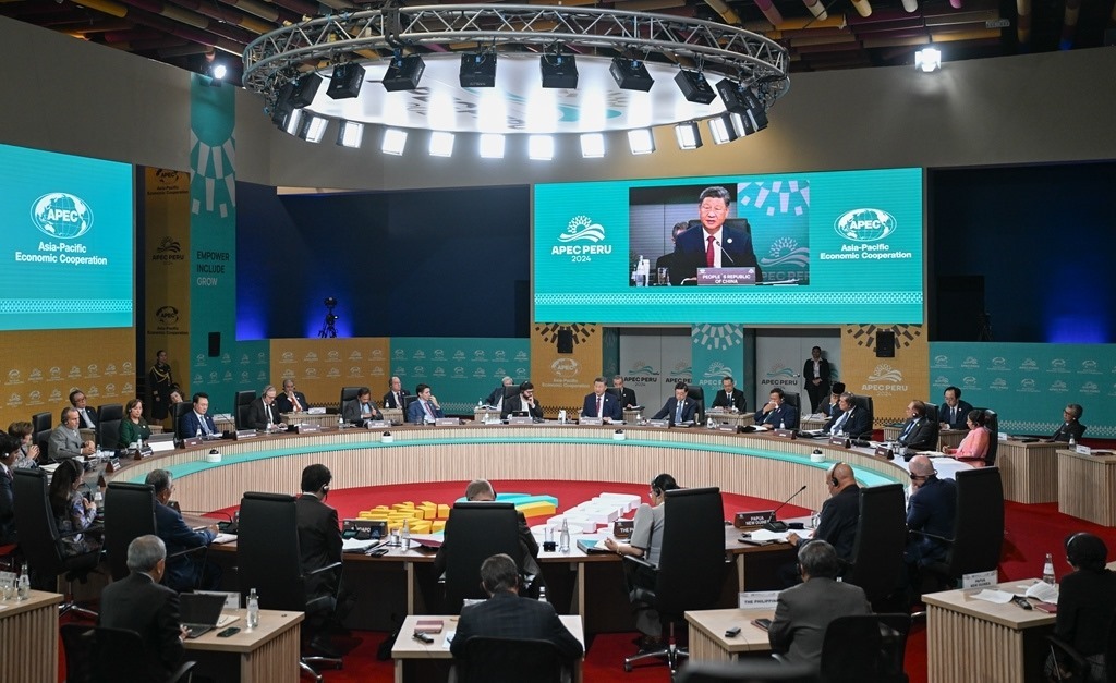 當?shù)貢r間11月16日上午，亞太經(jīng)合組織第三十一次領導人非正式會議在秘魯利馬會議中心舉行。國家主席習近平出席會議并發(fā)表題為《共擔時代責任 共促亞太發(fā)展》的重要講話。新華社記者 謝環(huán)馳 攝