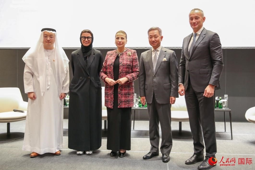 部分與會(huì)嘉賓合影。人民網(wǎng) 塔里克·易卜拉欣攝