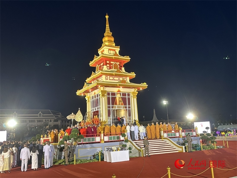 北京靈光寺佛牙舍利抵達王家田廣場安奉。人民網(wǎng)記者孫廣勇攝