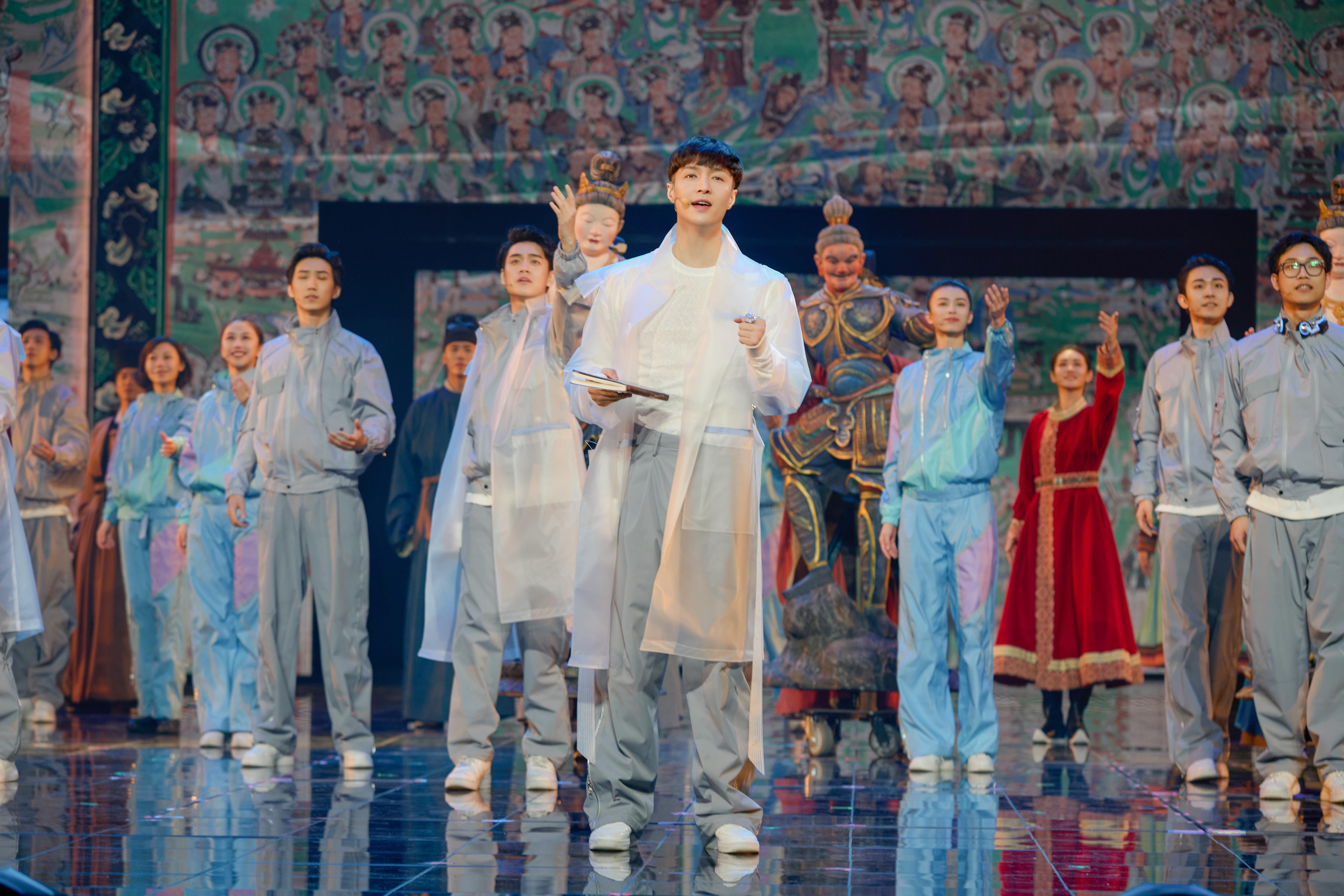 《受到召喚·敦煌》劇照。中國國家話劇院供圖