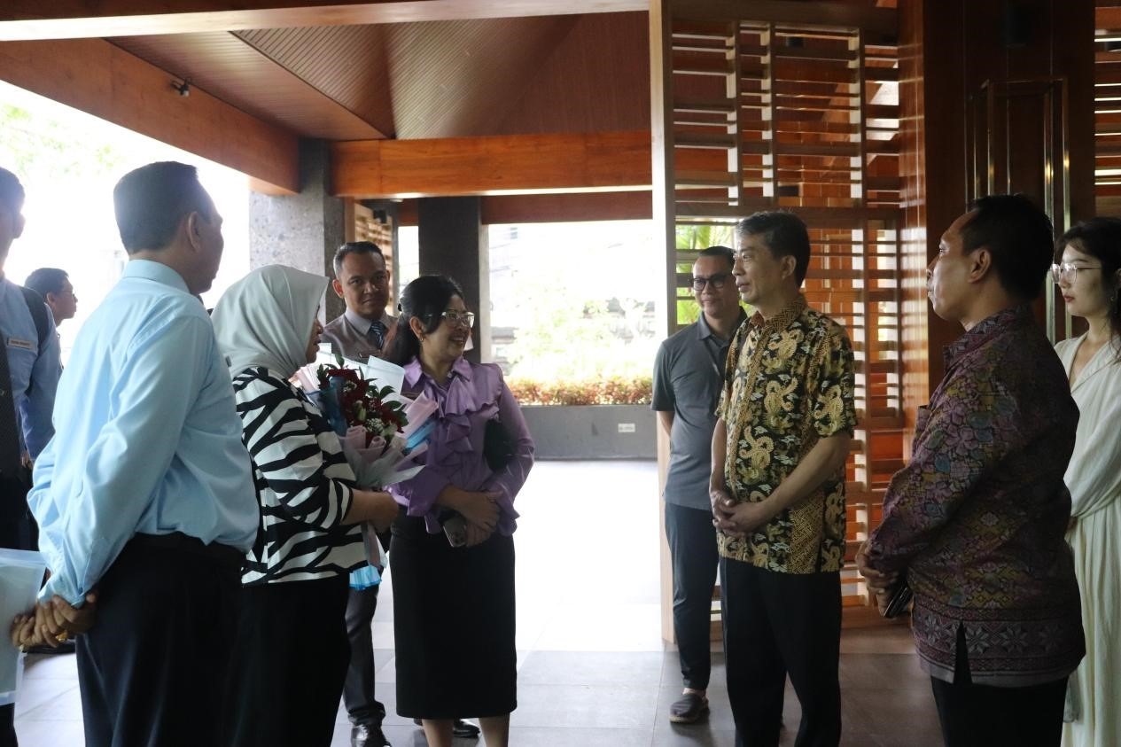 馬蒂尼與師生交流。烏達雅納大學旅游孔子學院供圖