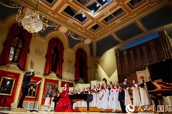 大合唱《燈火里的中國》。楊浩鵬攝