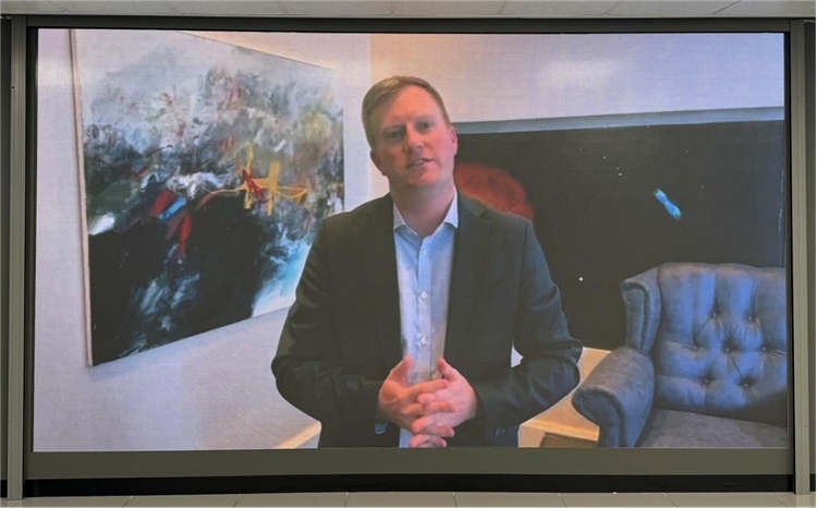 麥克弗森部長(zhǎng)通過(guò)視頻表達(dá)對(duì)中南基建合作前景和未來(lái)了良好祝愿。中國(guó)銀行約翰內(nèi)斯堡分行供圖