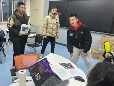 智能無(wú)人系統(tǒng)“做中悟”高階項(xiàng)目式課程。校方供圖