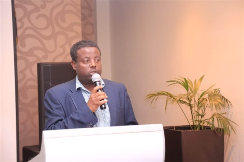 圖為埃塞俄比亞亞的斯亞貝巴大學(xué)政策研究員巴盧·德米西。受訪者供圖